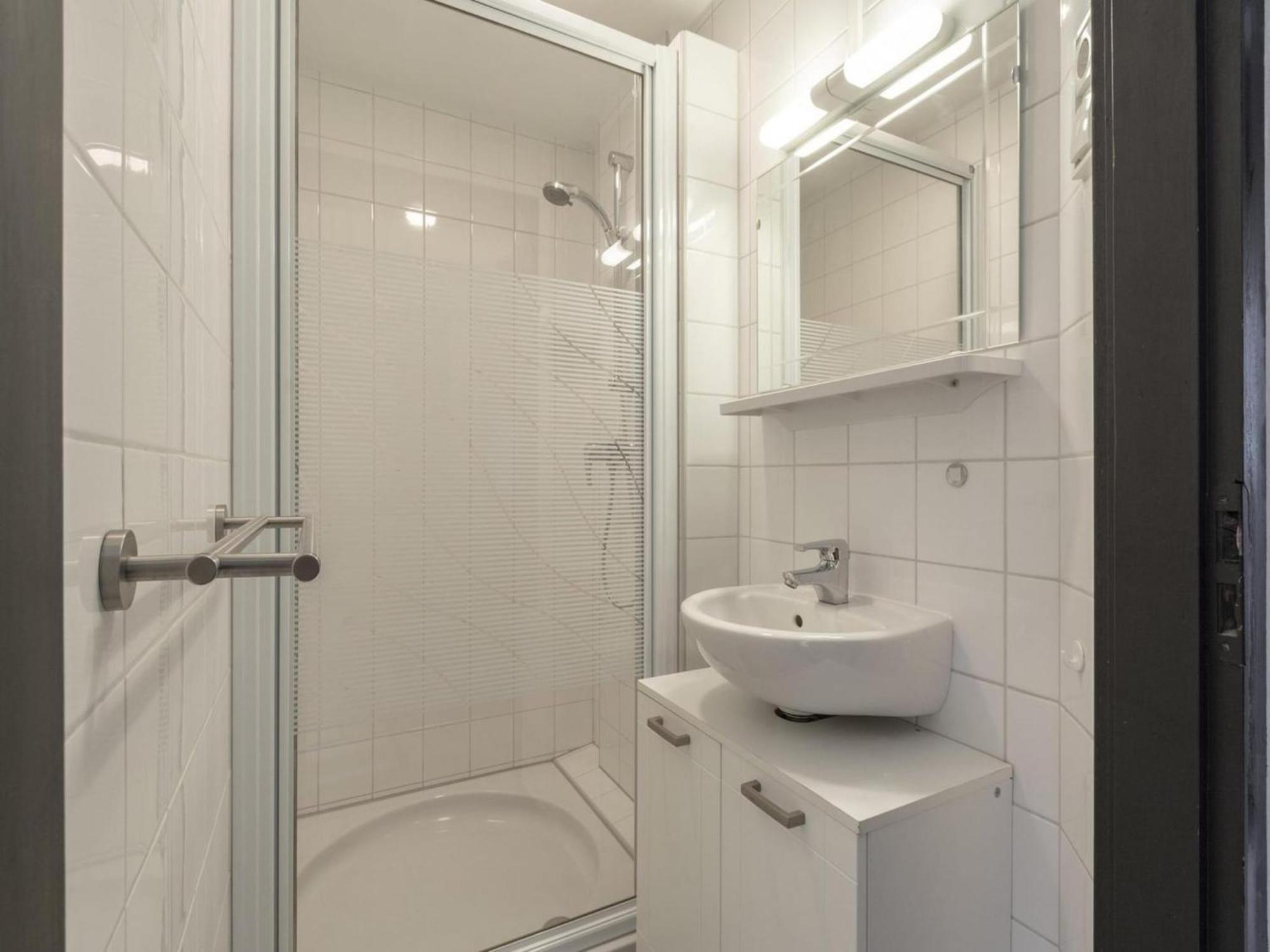 Attractive Bungalow With Modern Furnishings Sint Maartensvlotbrug Екстериор снимка