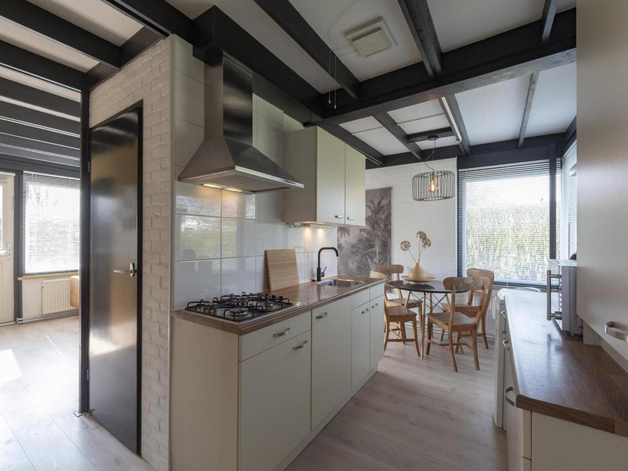 Attractive Bungalow With Modern Furnishings Sint Maartensvlotbrug Екстериор снимка