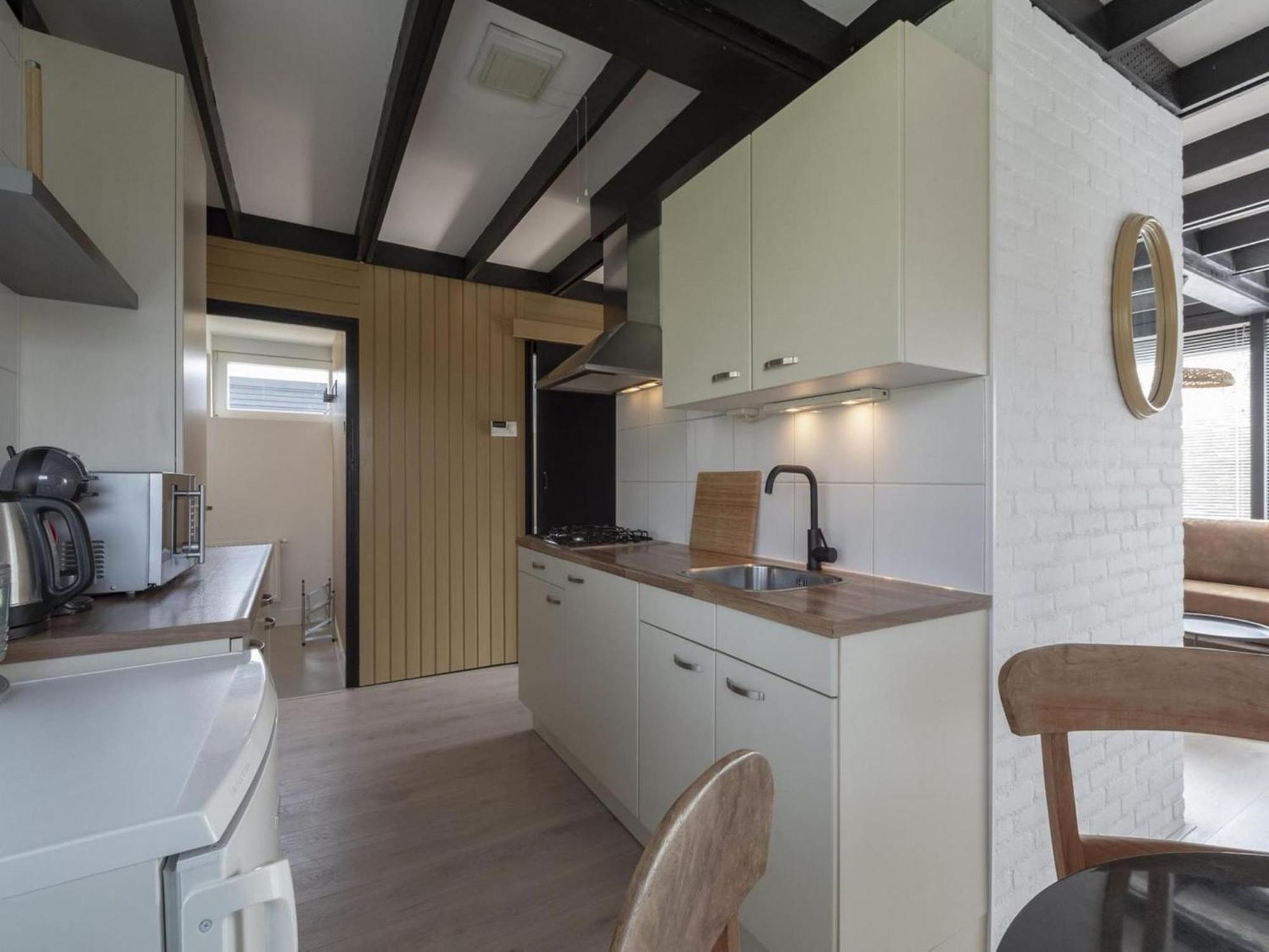 Attractive Bungalow With Modern Furnishings Sint Maartensvlotbrug Екстериор снимка