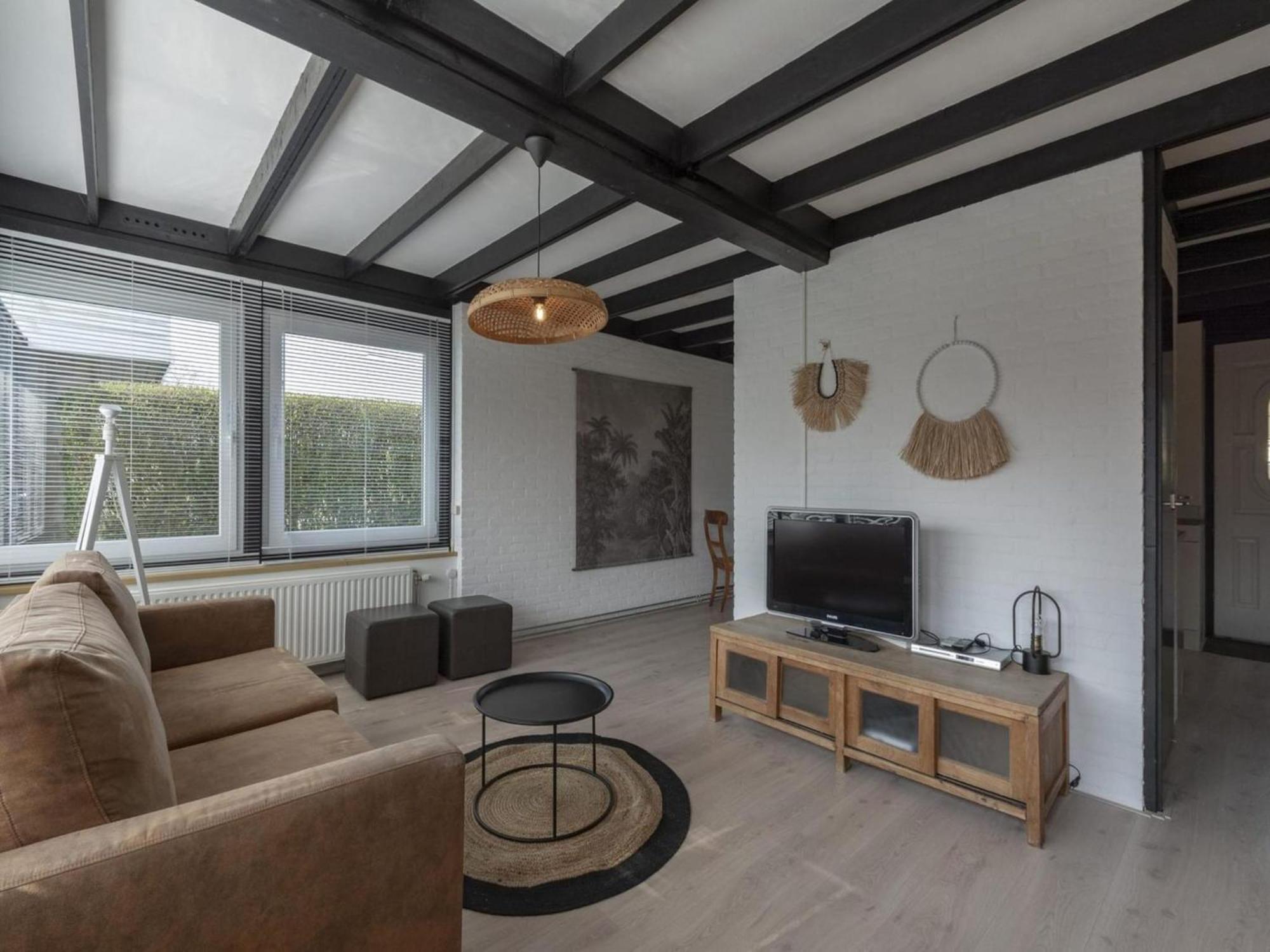 Attractive Bungalow With Modern Furnishings Sint Maartensvlotbrug Екстериор снимка